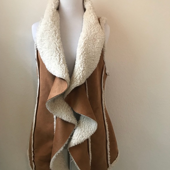 Jackets & Blazers - Women’s Cozy Warm Suede Sherpa Vest